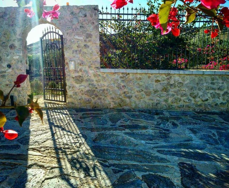 Borgo Giallonardo Wine Relais Realmonte Exteriör bild