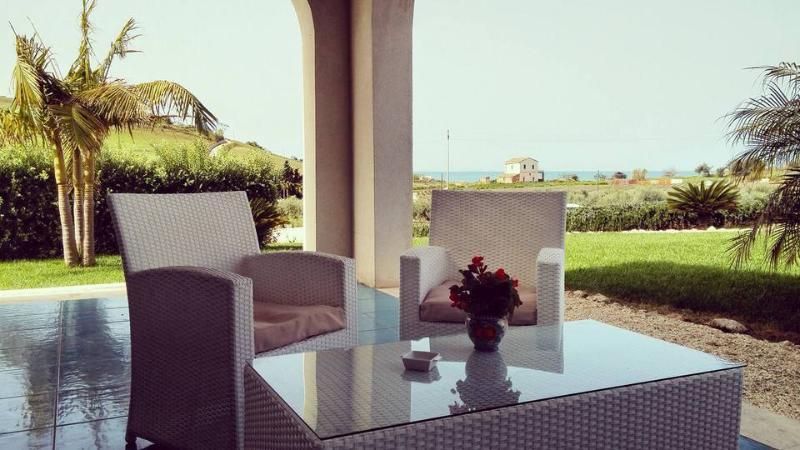 Borgo Giallonardo Wine Relais Realmonte Exteriör bild