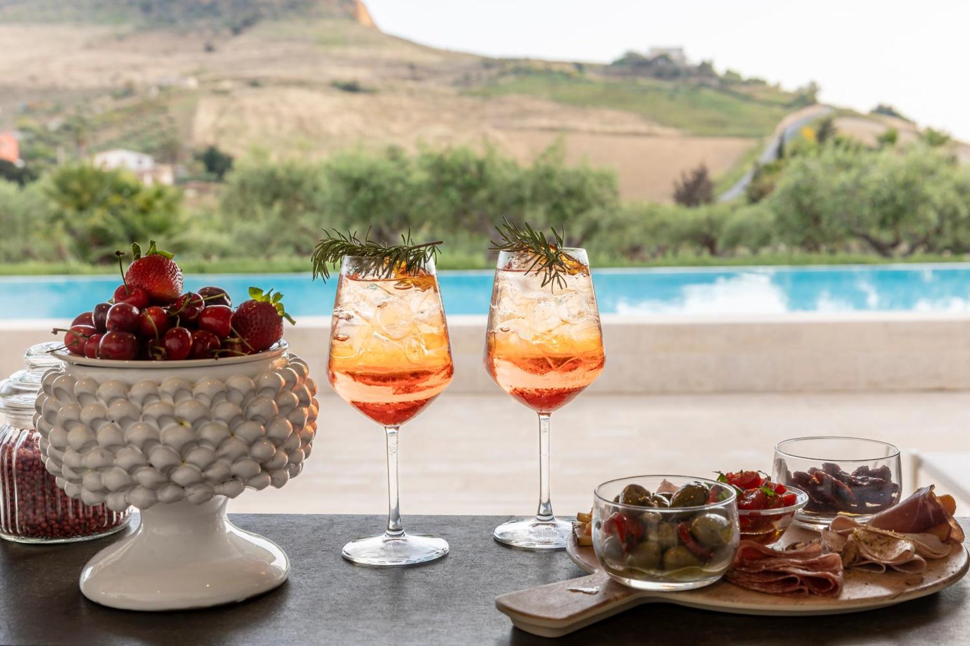 Borgo Giallonardo Wine Relais Realmonte Exteriör bild